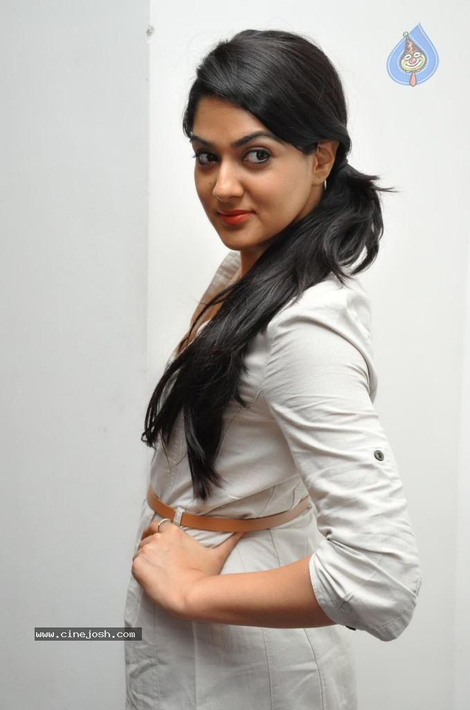 Sakshi Chowdary New Gallery - 18 / 83 photos