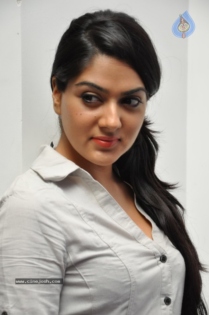 Sakshi Chowdary New Gallery - 21 / 83 photos