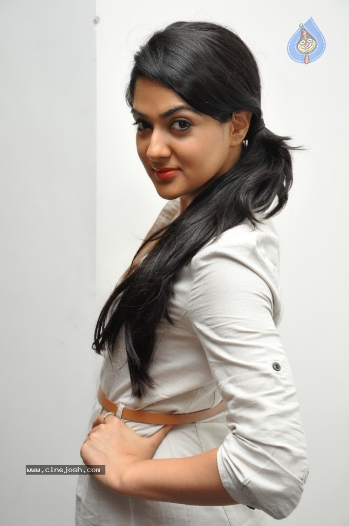 Sakshi Chowdary New Gallery - 73 / 83 photos