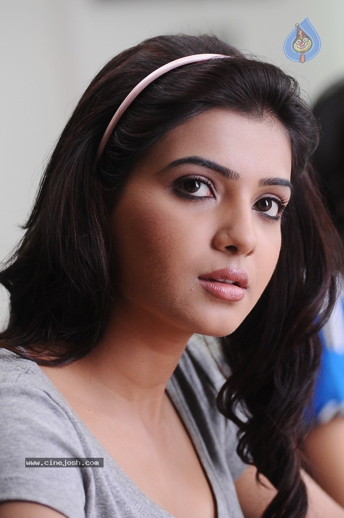 Samantha Hot Photo Gallery - 111 / 145 photos