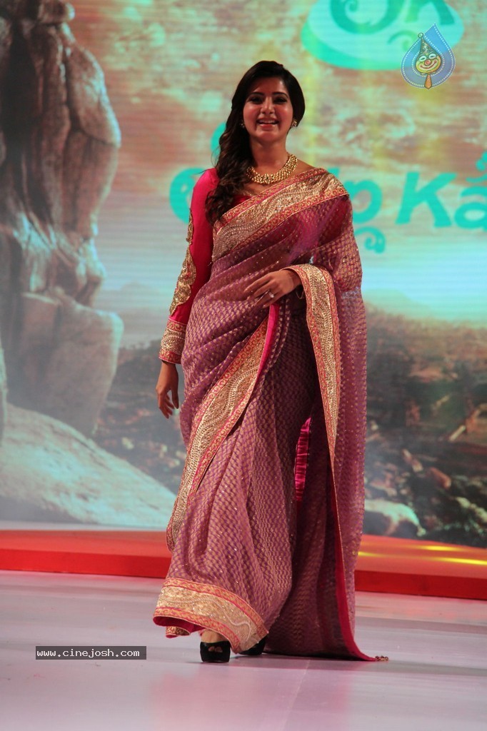 Samantha Walks the Ramp at Surat Dreams Fashion Show - 11 / 39 photos