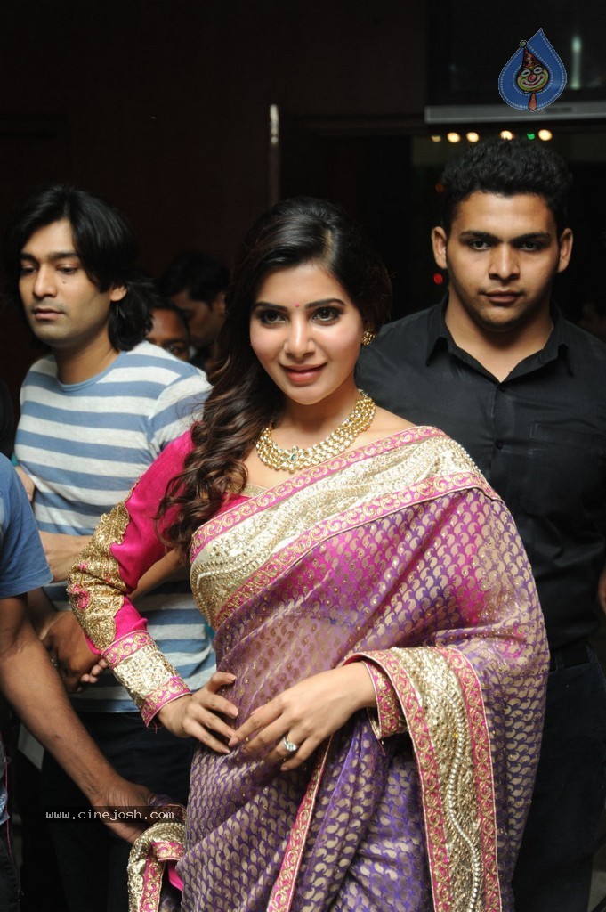 Samantha Walks the Ramp at Surat Dreams Fashion Show - 12 / 39 photos