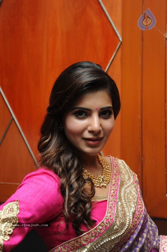 Samantha Walks the Ramp at Surat Dreams Fashion Show - 18 / 39 photos