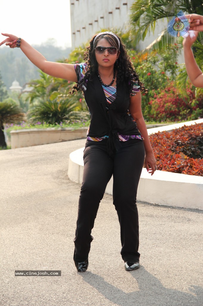 Samvritha Sunil New Stills - 5 / 34 photos