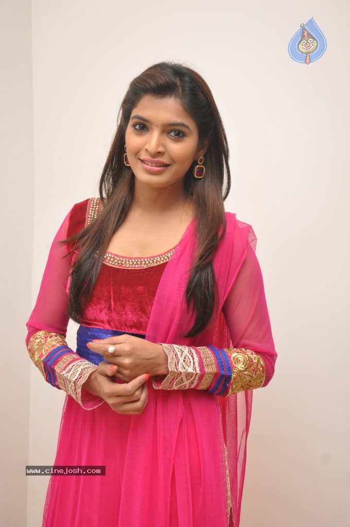 Sanchita Shetty Photos - 21 / 48 photos