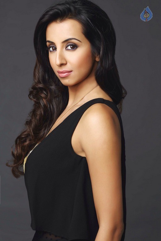 Sanjjanaa Galrani New Photo Shoot - 5 / 10 photos