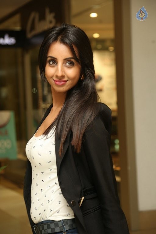 Sanjjanaa Latest Pics - 1 / 39 photos