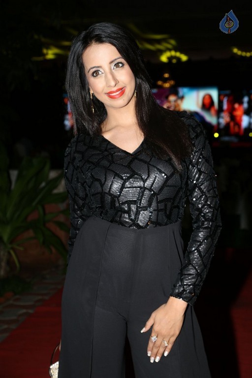 Sanjjanaa New Gallery - 9 / 32 photos