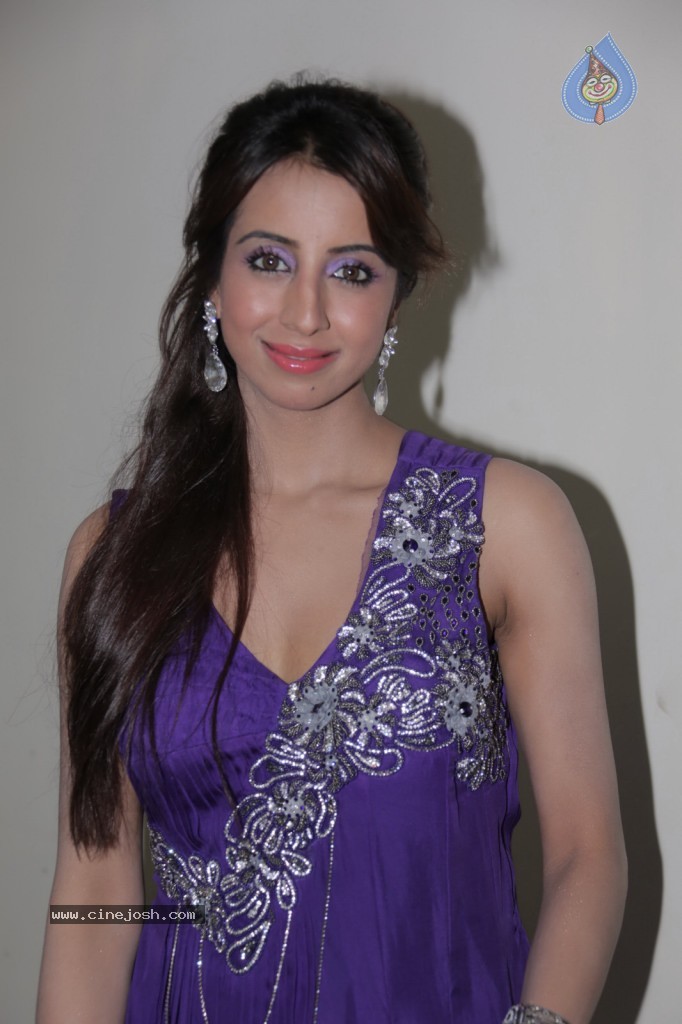 Sanjjanaa Photos - 6 / 31 photos