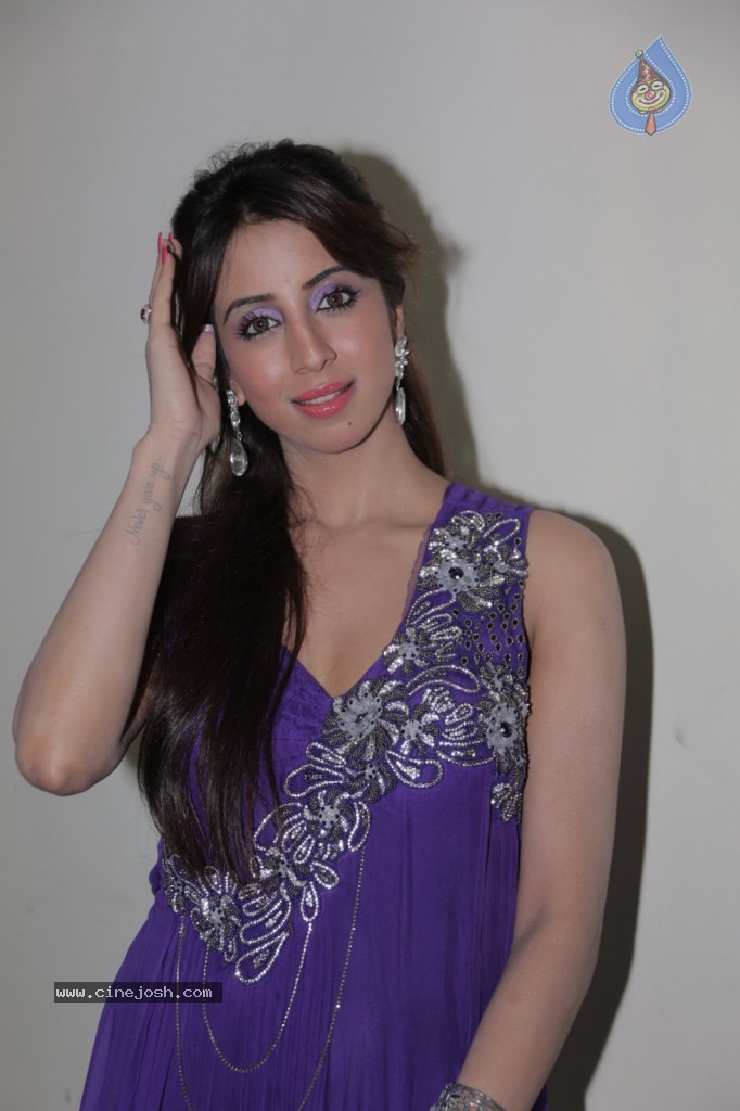 Sanjjanaa Photos - 16 / 31 photos