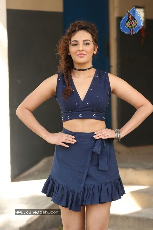 Seerat Kapoor Photos - 8 / 21 photos