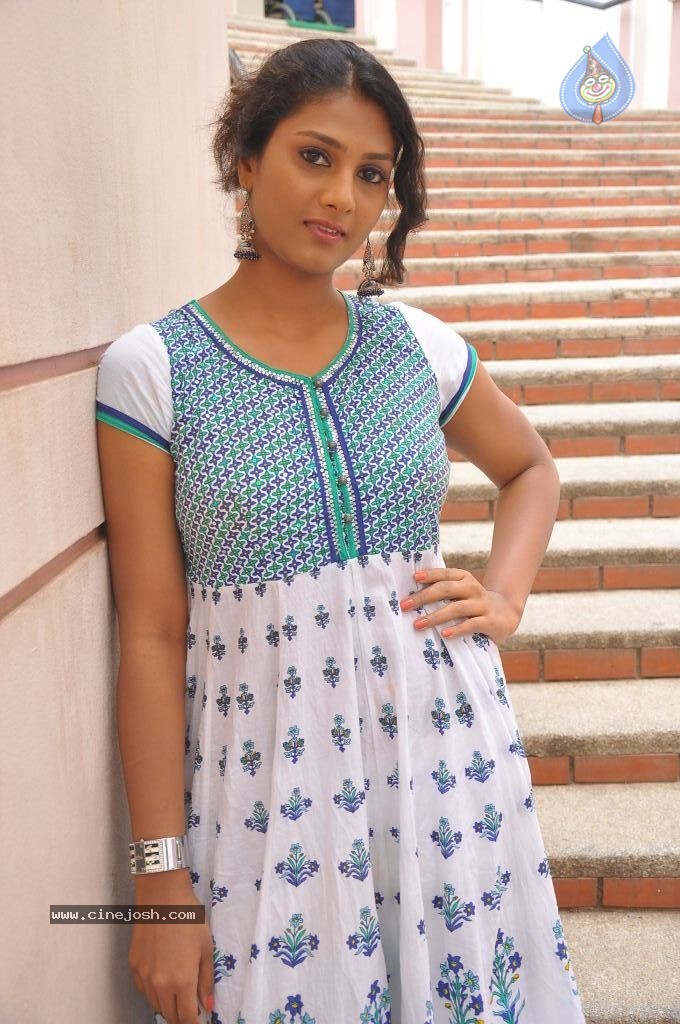 Shama Singh New Stills - 8 / 52 photos