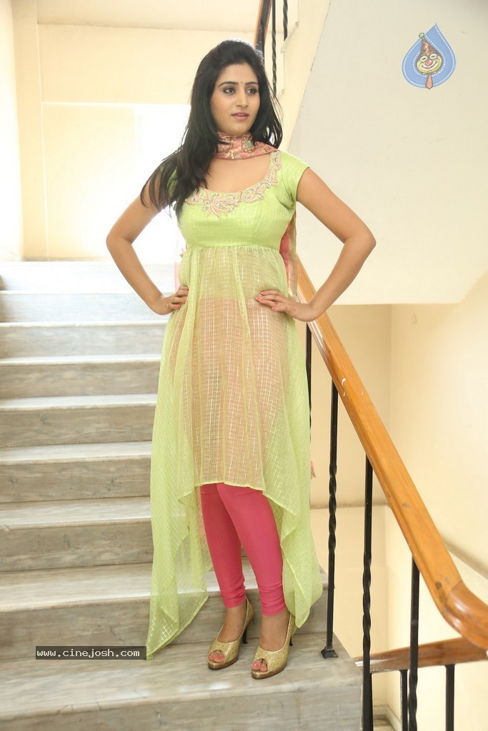 Shamili Gallery - 8 / 68 photos