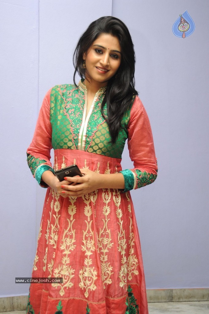 Shamili New Photos - 10 / 29 photos