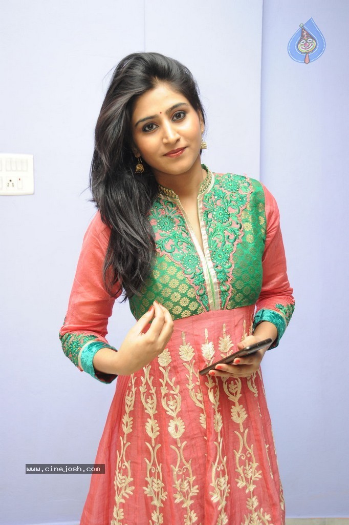 Shamili New Photos - 18 / 29 photos