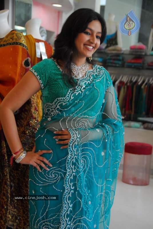 Shanti Rao at Neeru's Shopping Mall - 3 / 52 photos