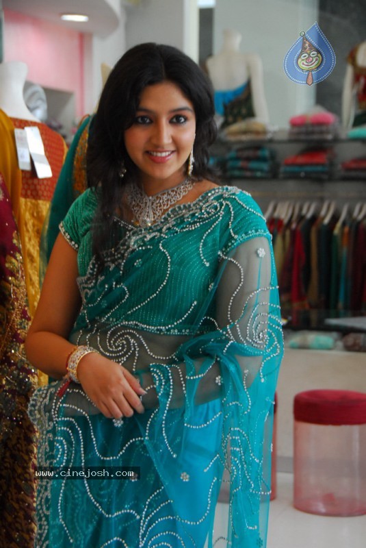 Shanti Rao at Neeru's Shopping Mall - 12 / 52 photos