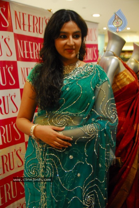 Shanti Rao at Neeru's Shopping Mall - 18 / 52 photos