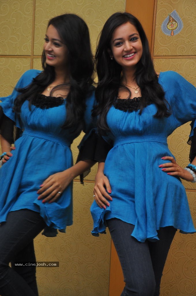 Shanvi New Stills - 8 / 29 photos