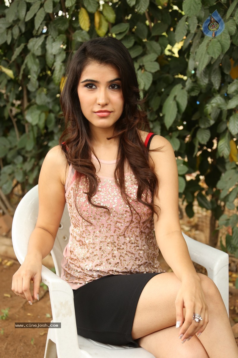 Sheena Bajaj Stills - 11 / 62 photos