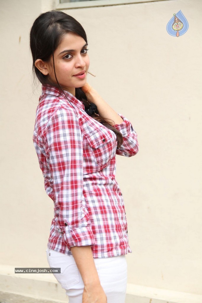 Sheena New Pics - 10 / 119 photos