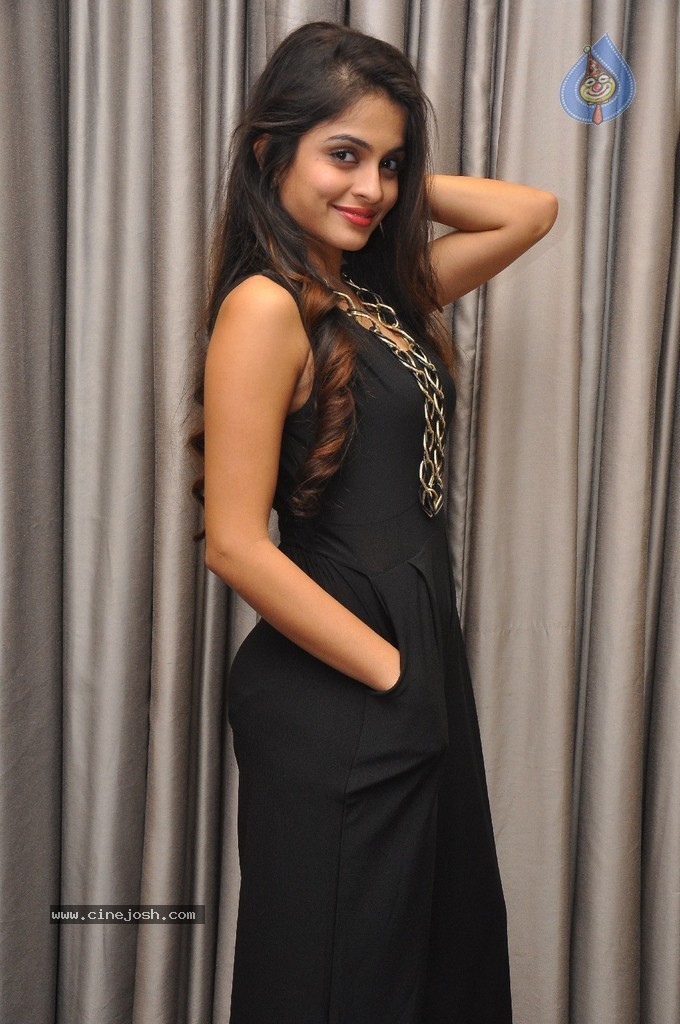 Sheena New Pics - 2 / 48 photos