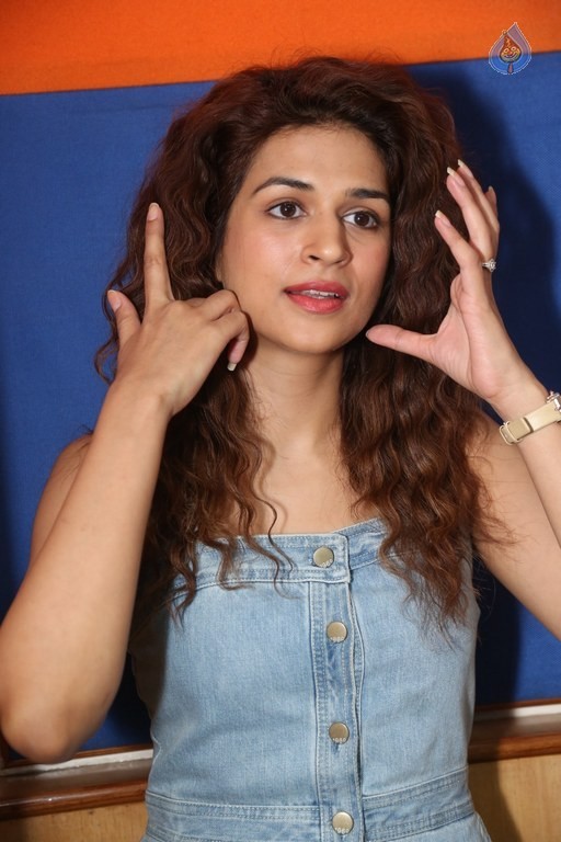 Shraddha Das New Pics - 12 / 39 photos