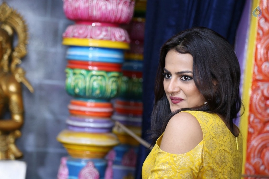 Shraddha Srinath Stills - 13 / 35 photos