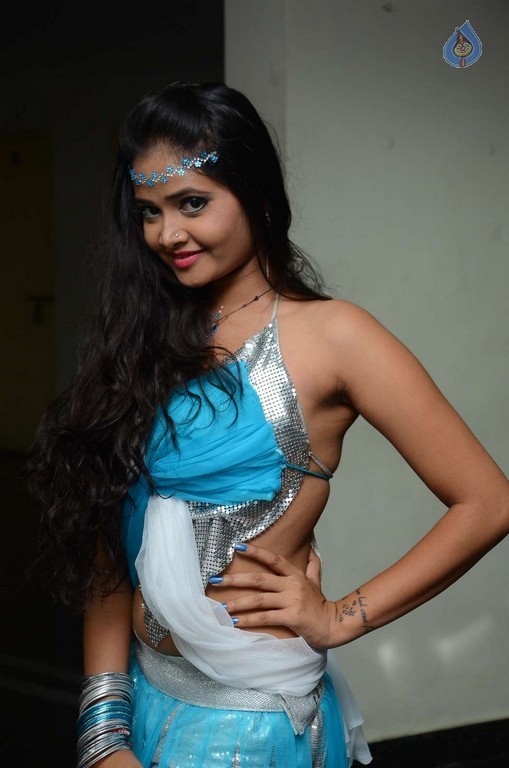 Shreya Vyas Photos - 16 / 19 photos