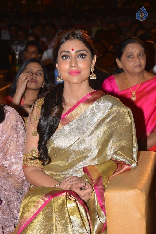 Shriya at Gautamiputra Satakarni Audio Launch - 17 / 36 photos