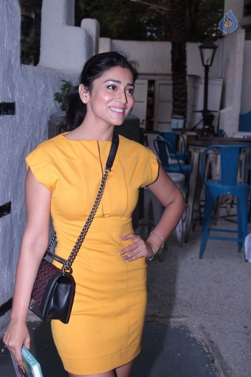 Shriya New Photos - 10 / 26 photos