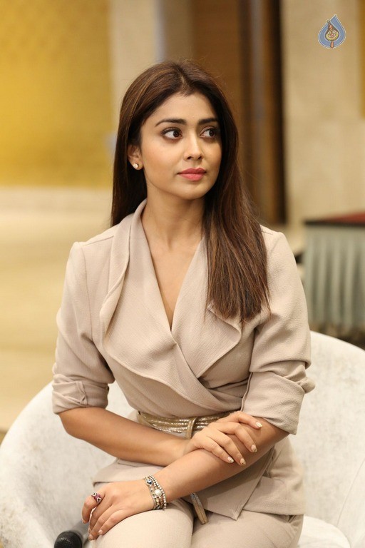 Shriya New Pics - 1 / 42 photos