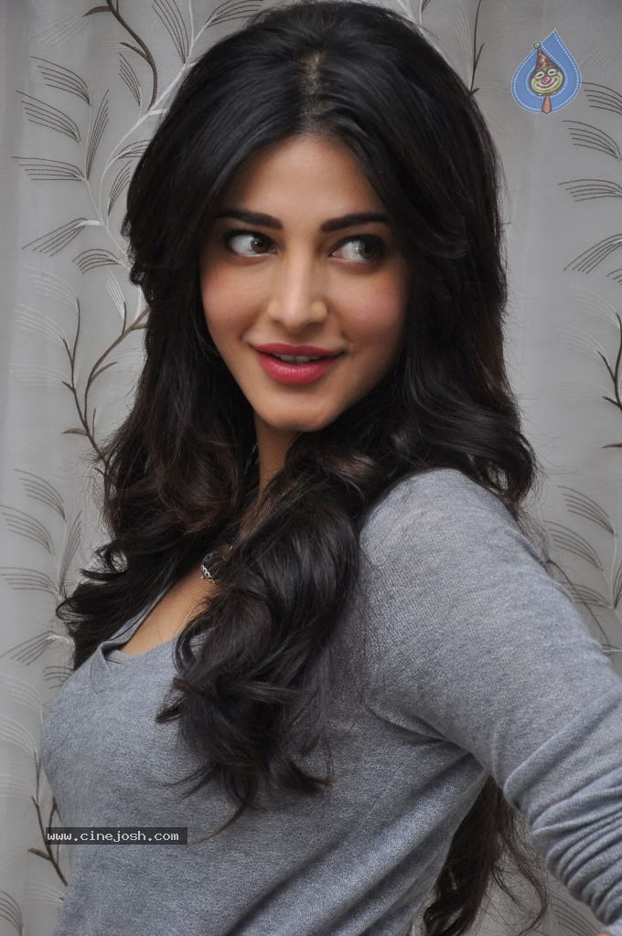 Shruti Haasan Latest Stills - 1 / 144 photos