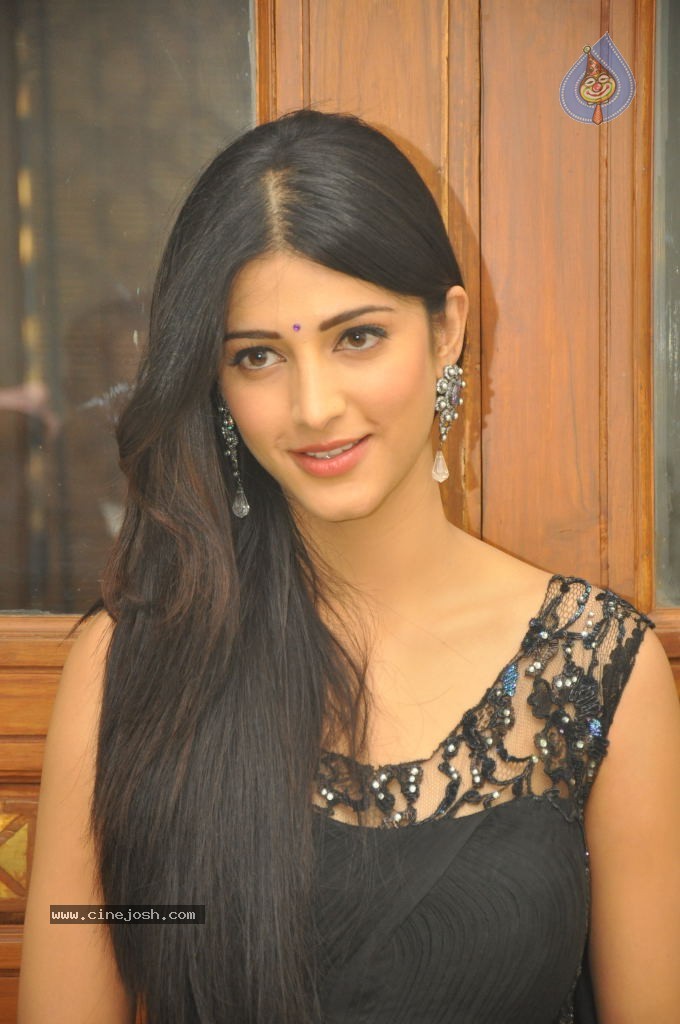 Shruti Hassan Photos - 21 / 52 photos