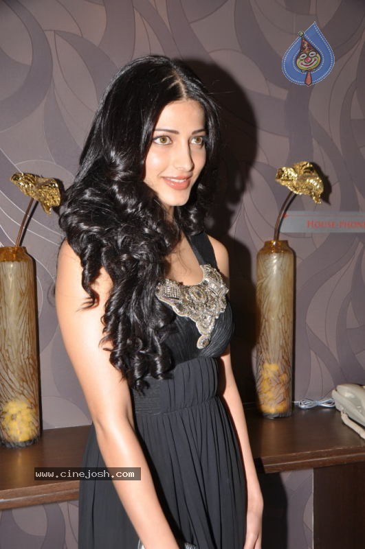 Shruti Hassan Stills - 18 / 60 photos