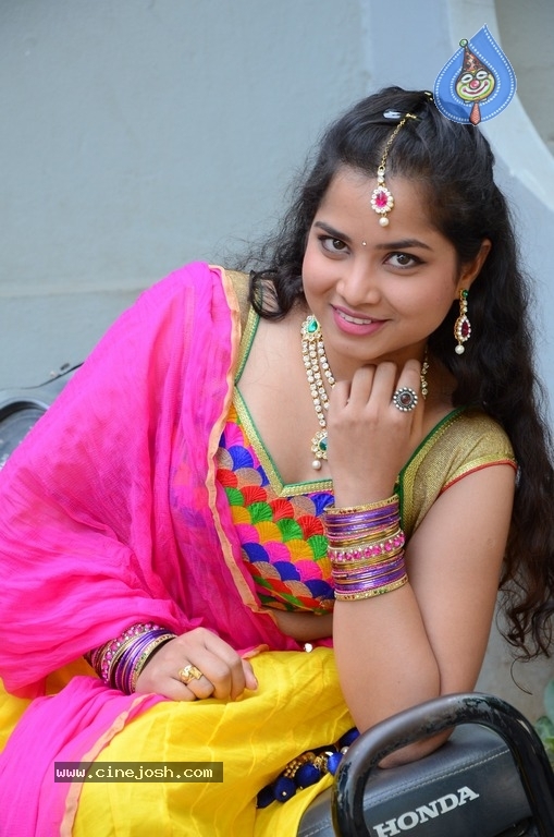 Sirisha Dasari New Stills - 7 / 19 photos