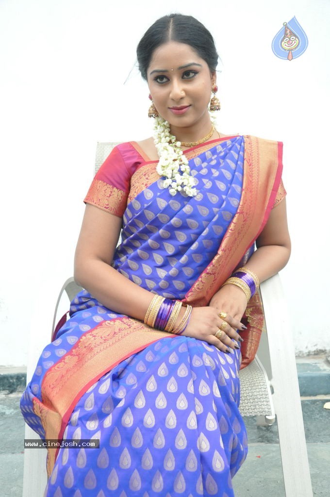 Sneha New Actress Stills - 9 / 100 photos