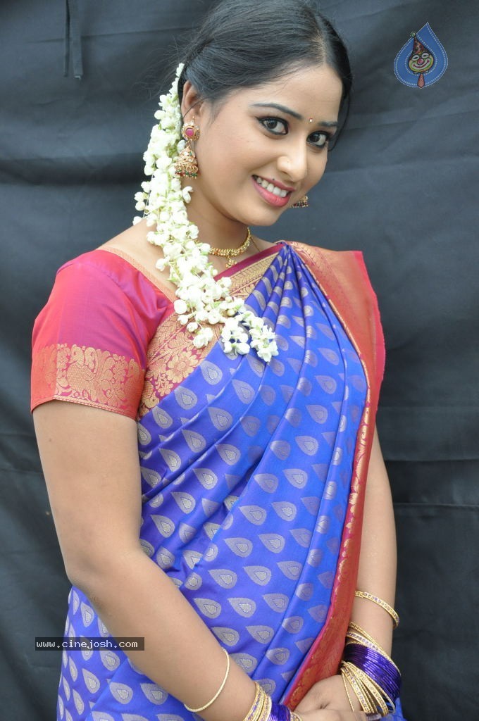 Sneha New Actress Stills - 12 / 100 photos