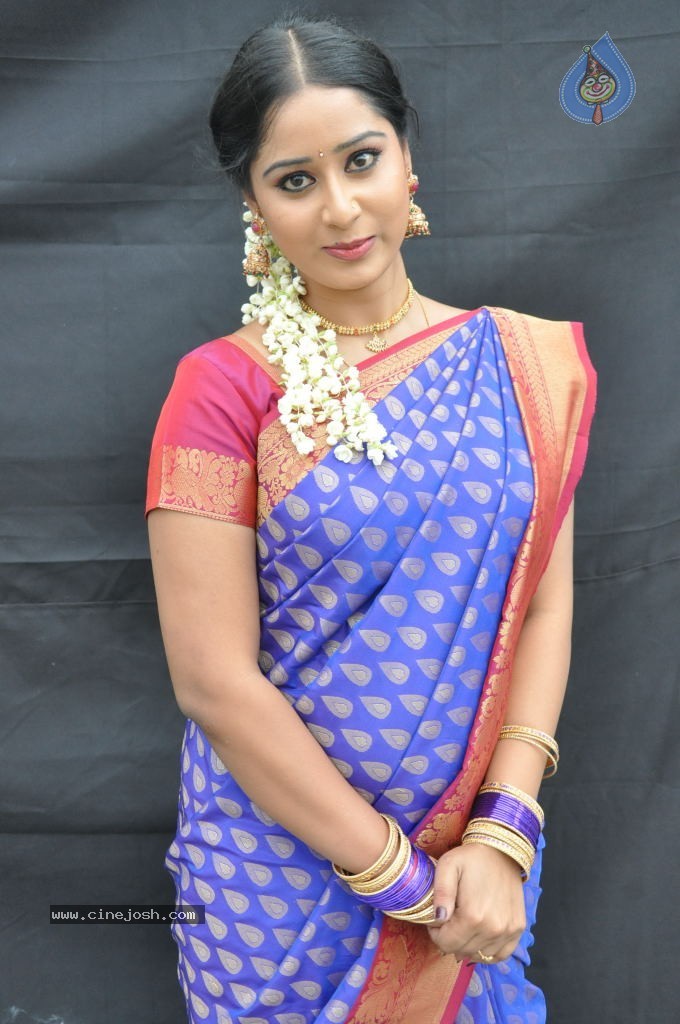 Sneha New Actress Stills - 18 / 100 photos