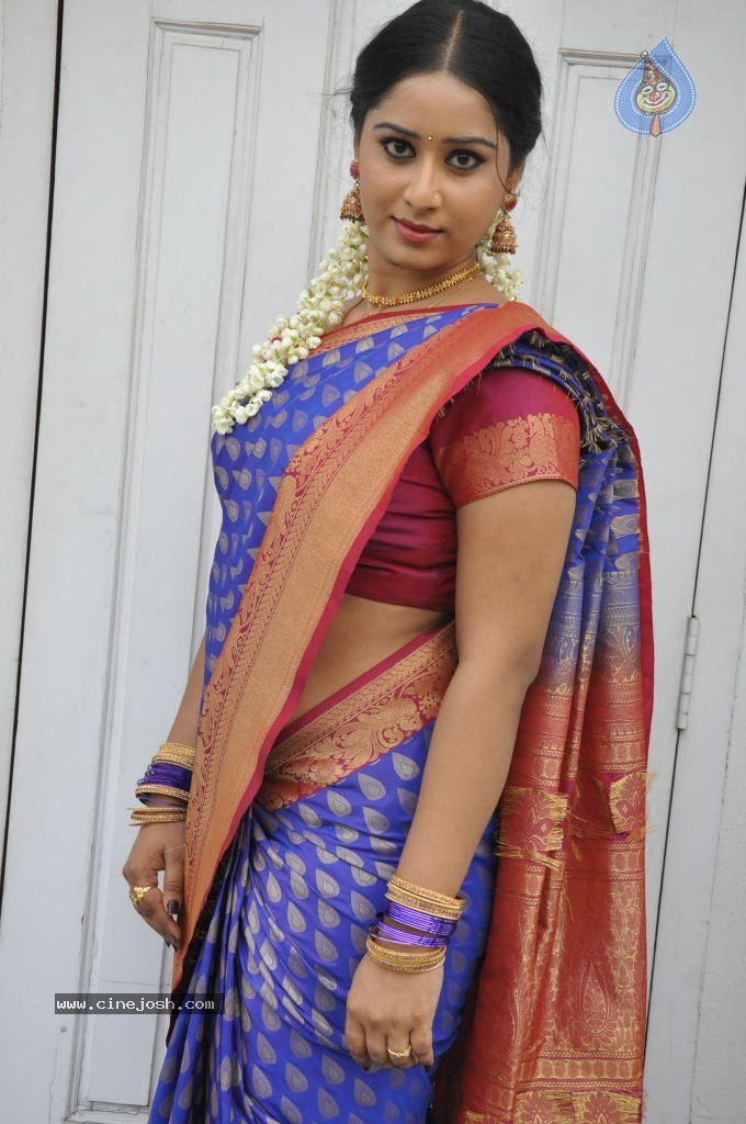 Sneha New Actress Stills - 21 / 100 photos