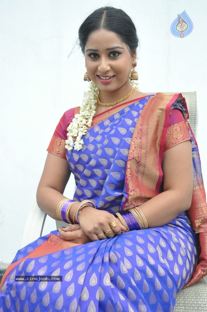 Sneha New Actress Stills - 45 / 100 photos