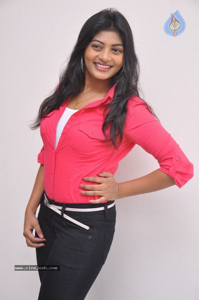 Sowmya Latest Pics - 8 / 56 photos