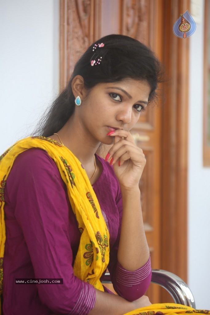 Sravani New Stills - 3 / 90 photos