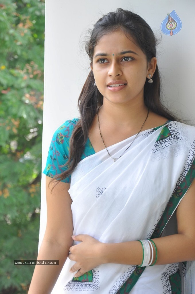 Sri Divya Latest Photos - 22 / 60 photos