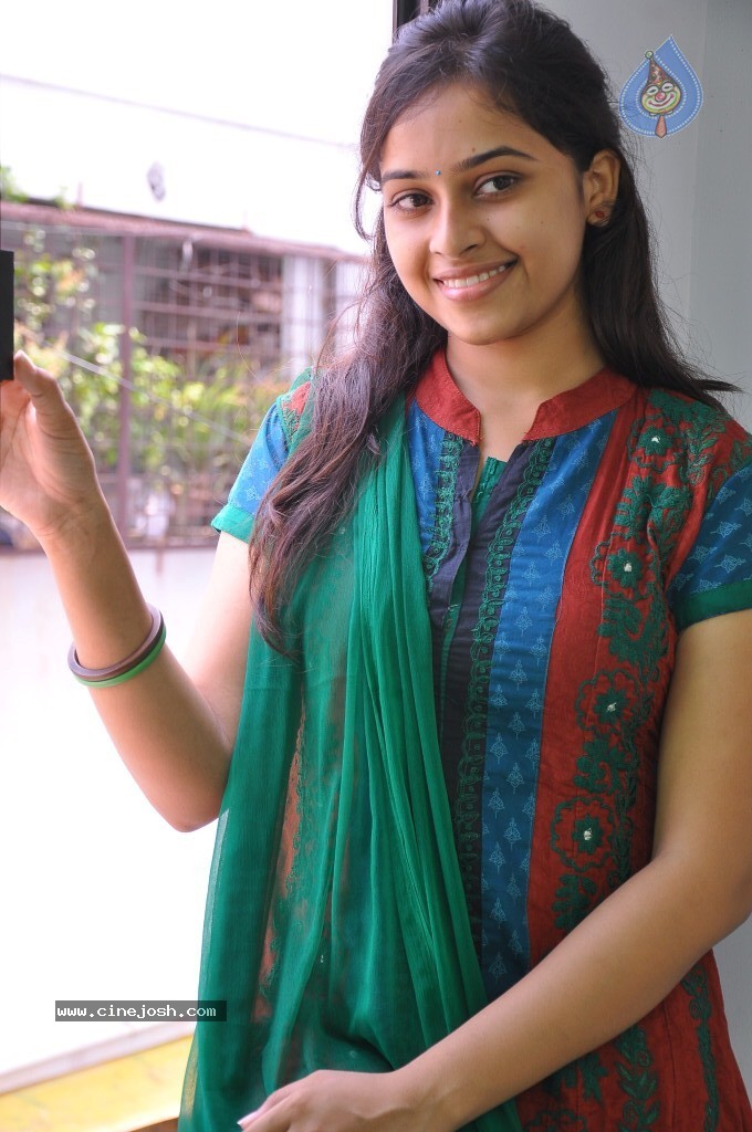 Sri Divya Latest Pics - 17 / 43 photos