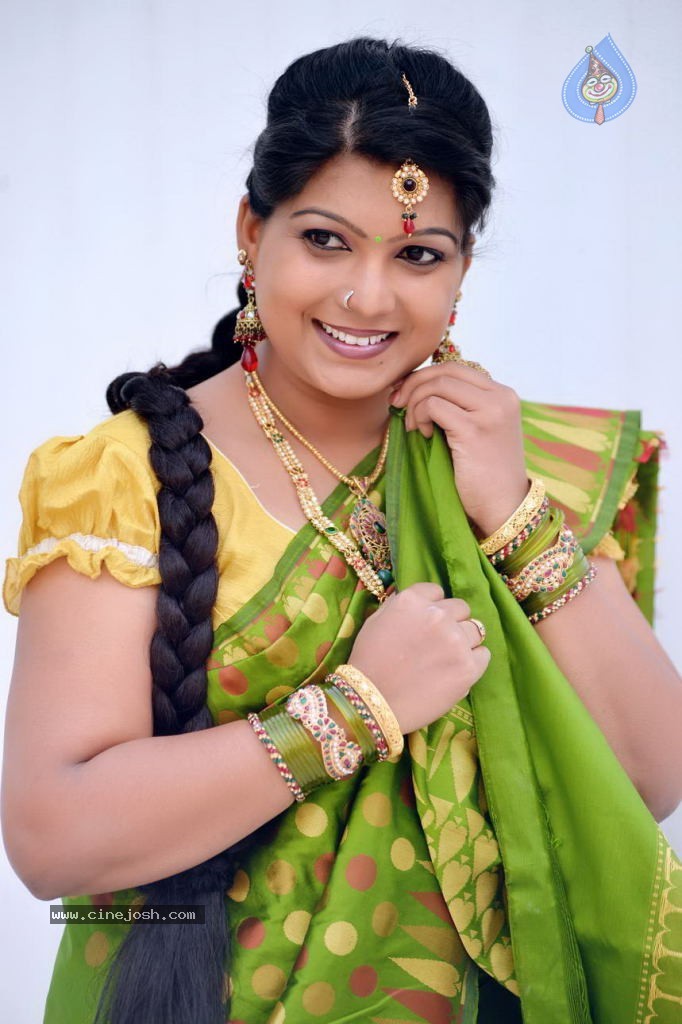 Sri Lakshmi Cute Stills - 18 / 29 photos