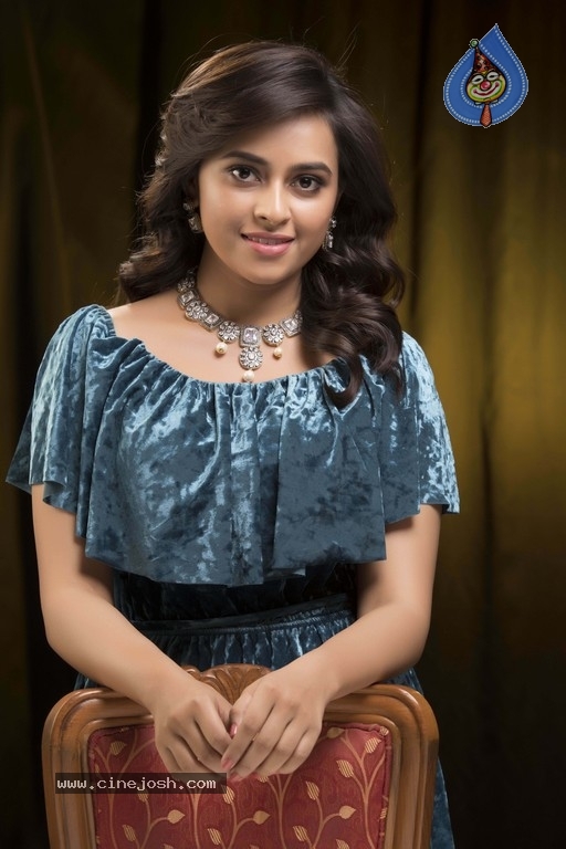 Sridivya New Photos - 1 / 8 photos