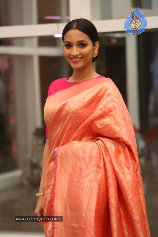 Srinidhi Shetty Gallery - 6 / 12 photos