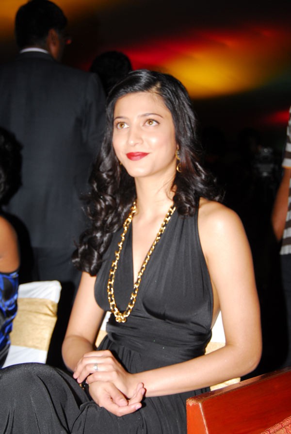 Shruthi Haasan - 20 / 73 photos