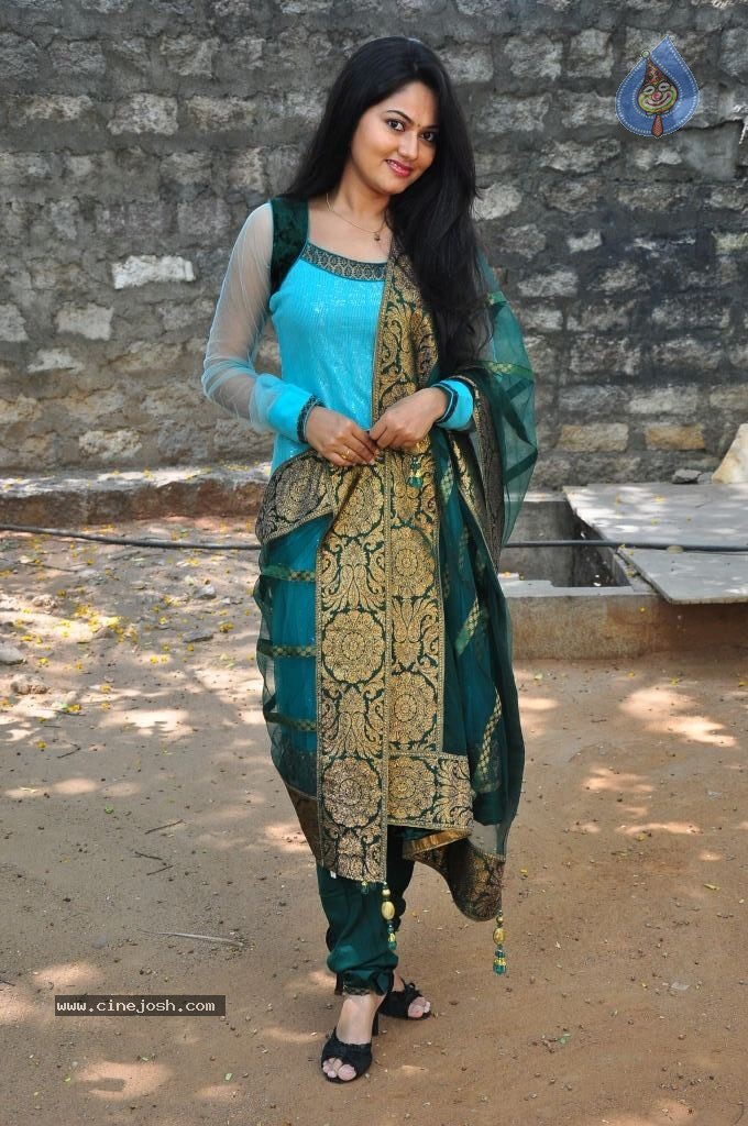 Suhasini New Stills - 3 / 75 photos